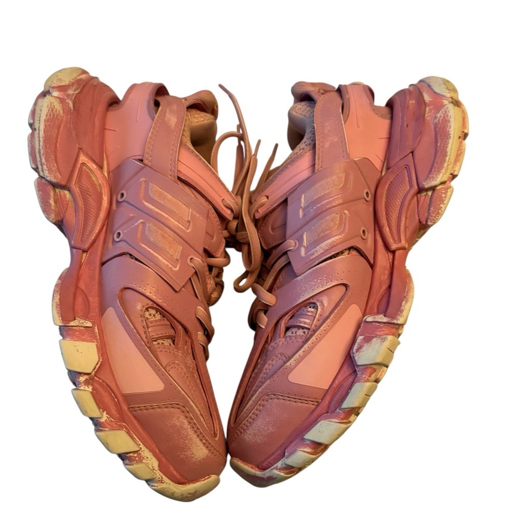 Balenciaga 'Track' Low Trainers in light pink. - Picture 5 of 9